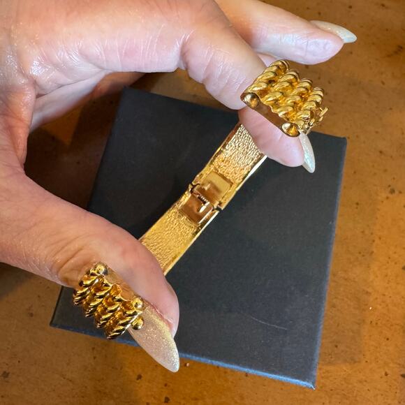 CHANEL Gold Tone Hinge Bangle Bracelet – Rare – 16cm - Picture 5 of 10